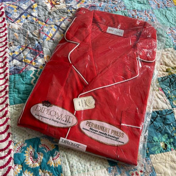 SOLD Vintage 60s/70s DEADSTOCK Red + White Mens Pajama Set M L - Picture 1 of 6